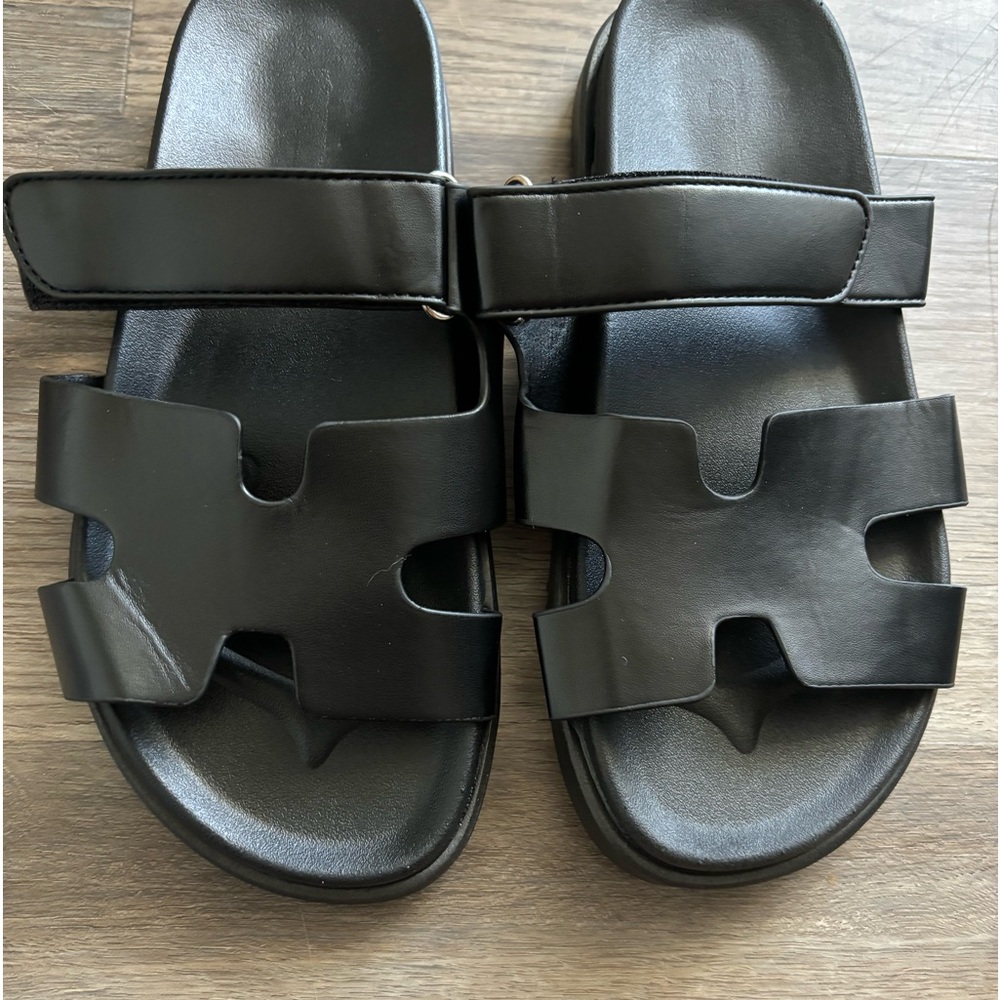 Steven madden inspires sandals 6.5